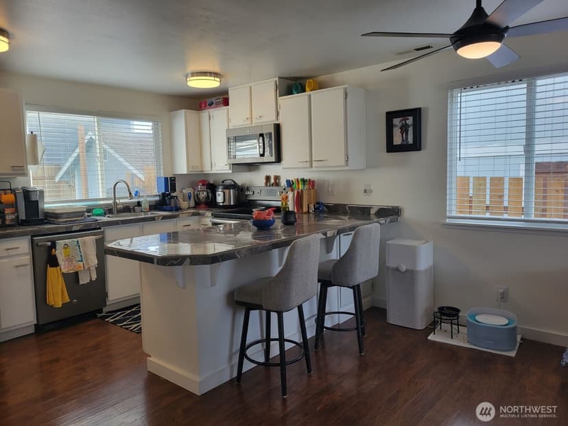 Property photo for 1604 Arvon Avenue, Bremerton photo 3