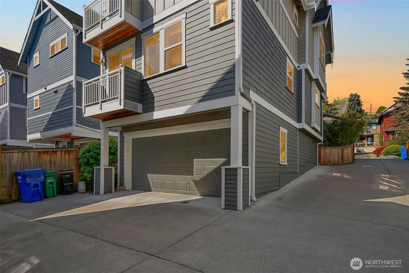 Property photo for 1822 27th Avenue, Seattle photo 2