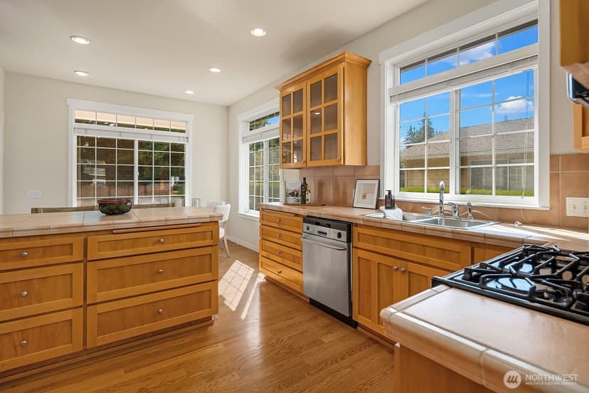Property photo for 8310 214th Place SW, Edmonds photo 15