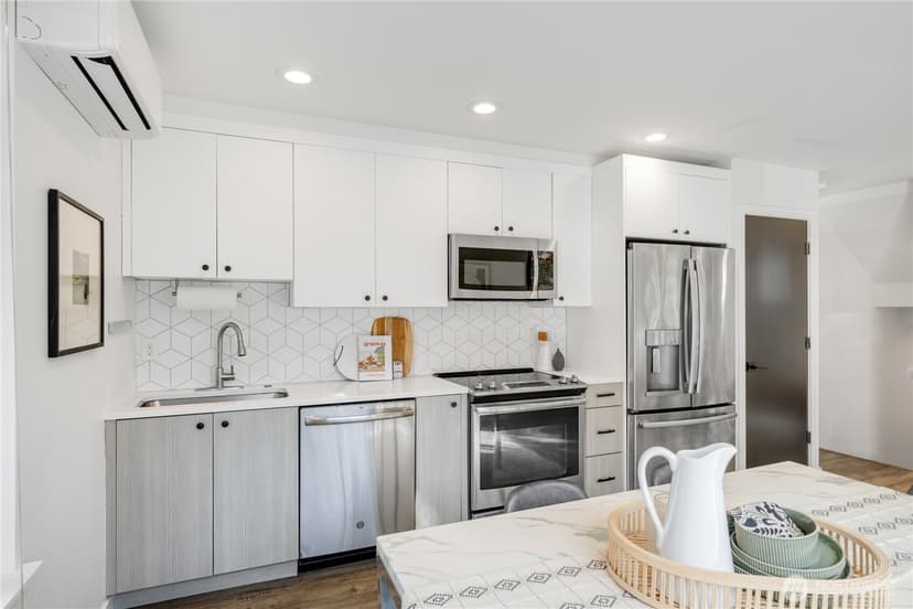 Property photo for 5057 37th Avenue S #B, Seattle photo 11