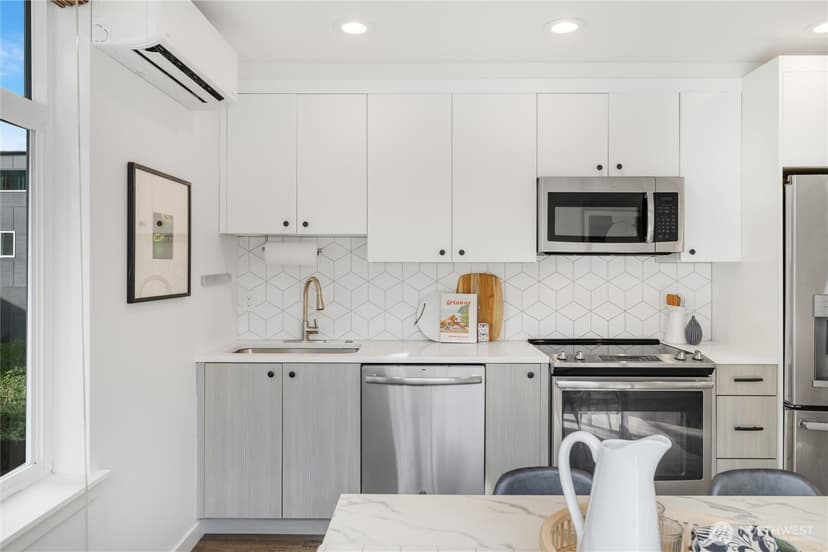 Property photo for 5057 37th Avenue S #B, Seattle photo 10