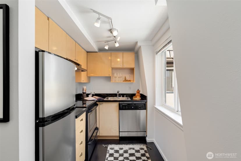 Property photo for 425 Vine St #721, Seattle photo 11