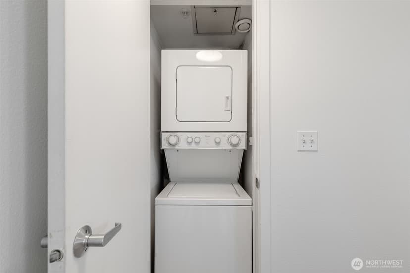 Property photo for 425 Vine St #721, Seattle photo 9