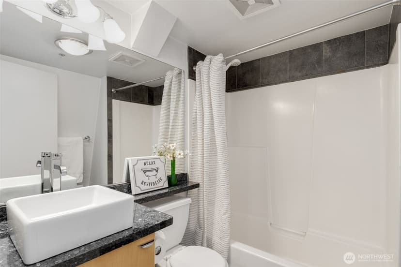 Property photo for 425 Vine St #721, Seattle photo 8