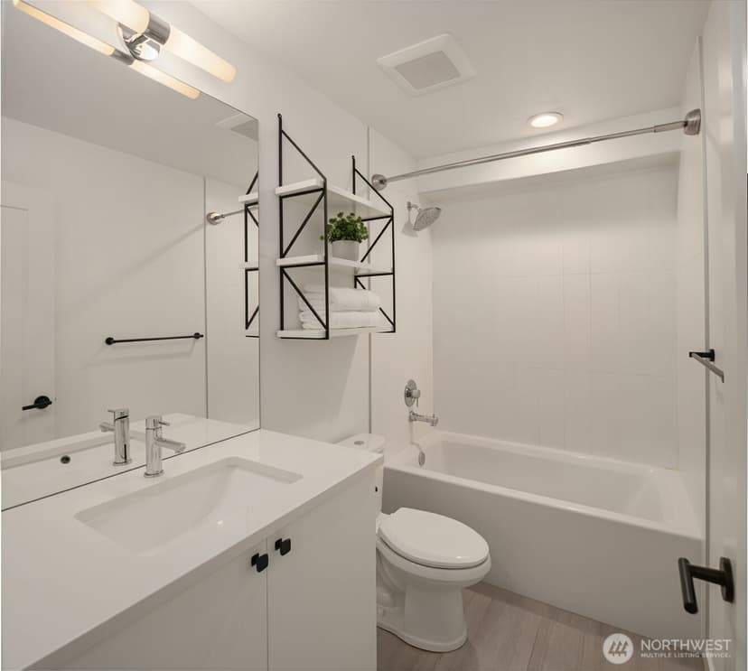 Property photo for 9553 Ashworth Avenue N #B, Seattle photo 15