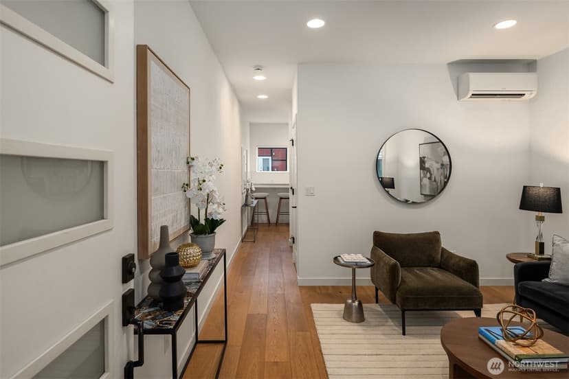 Property photo for 9553 Ashworth Avenue N #B, Seattle photo 5