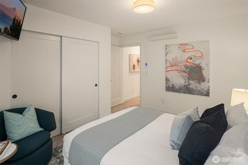 Property photo for 9553 Ashworth Avenue N #B, Seattle photo 11