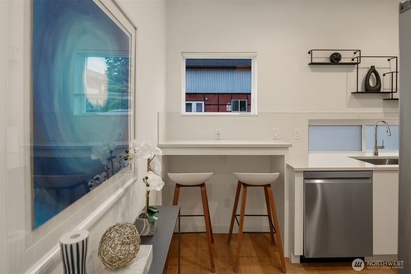 Property photo for 9553 Ashworth Avenue N #B, Seattle photo 6