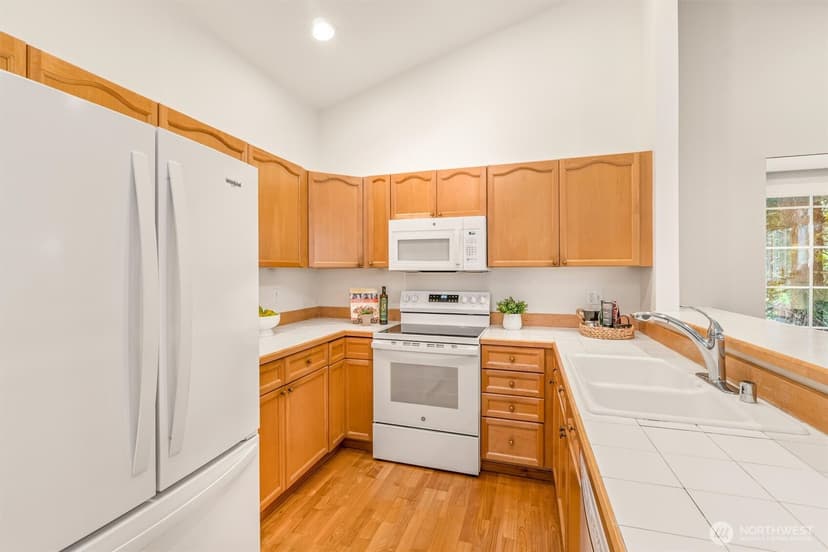 Property photo for 18555 NE 57th Street #18555, Redmond photo 11