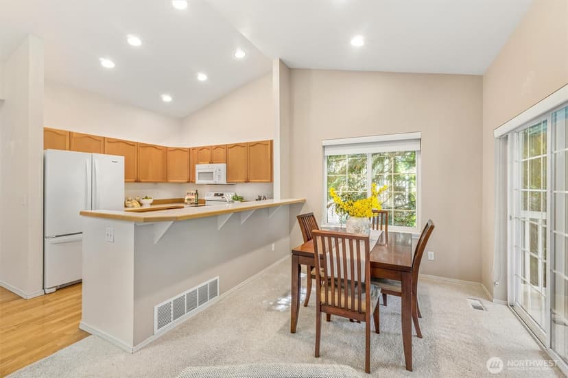 Property photo for 18555 NE 57th Street #18555, Redmond photo 10