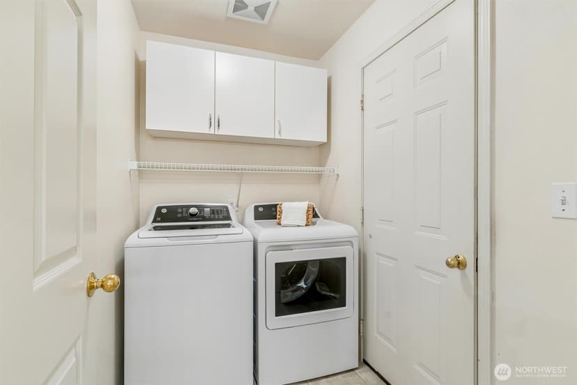 Property photo for 18555 NE 57th Street #18555, Redmond photo 24