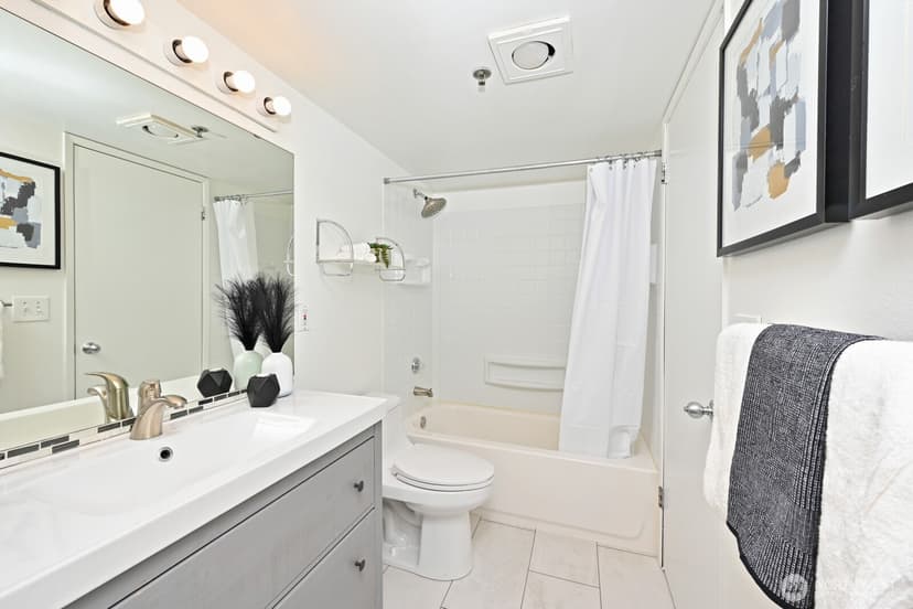 Property photo for 530 Melrose Avenue E #605, Seattle photo 23
