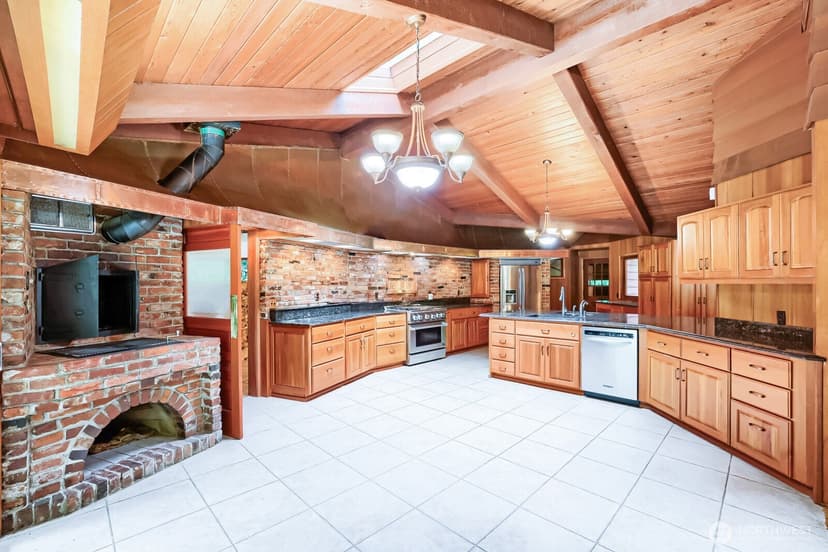 Property photo for 23313 Wachusett Road, Woodway photo 6