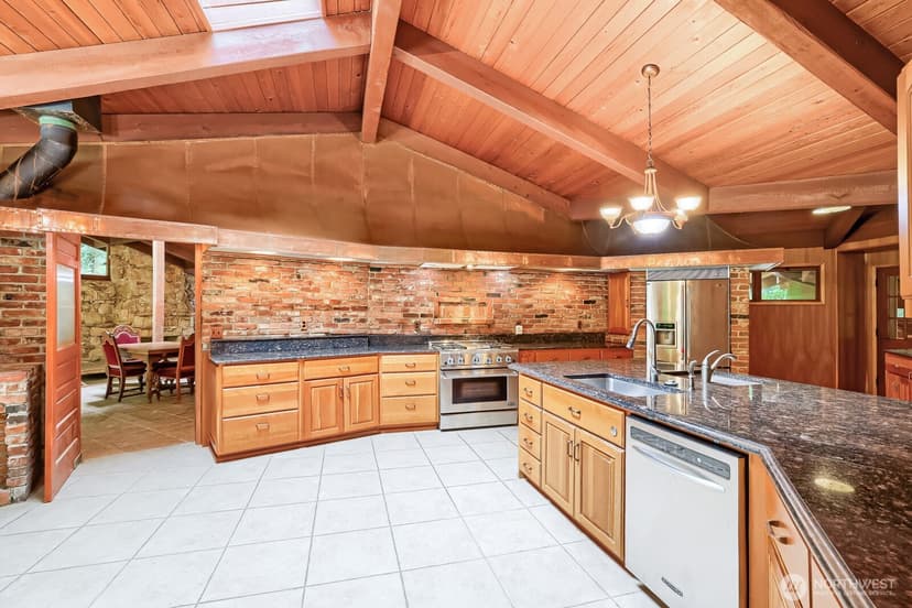 Property photo for 23313 Wachusett Road, Woodway photo 7