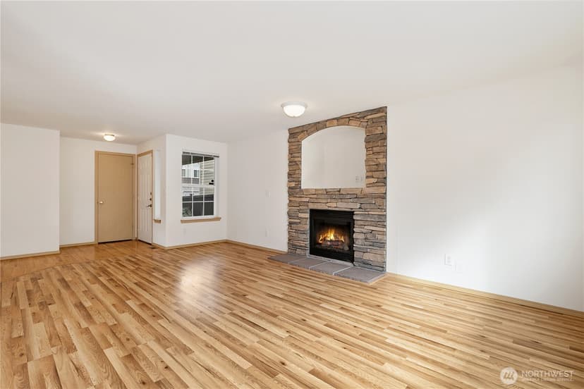 Property photo for 11429 SE 195th Place, Kent photo 6