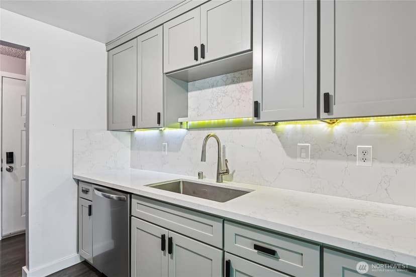 Property photo for 1722 SW 318th Place #41D, Federal Way photo 8