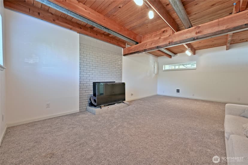 Property photo for 1012 E Laurel Street, Kent photo 28