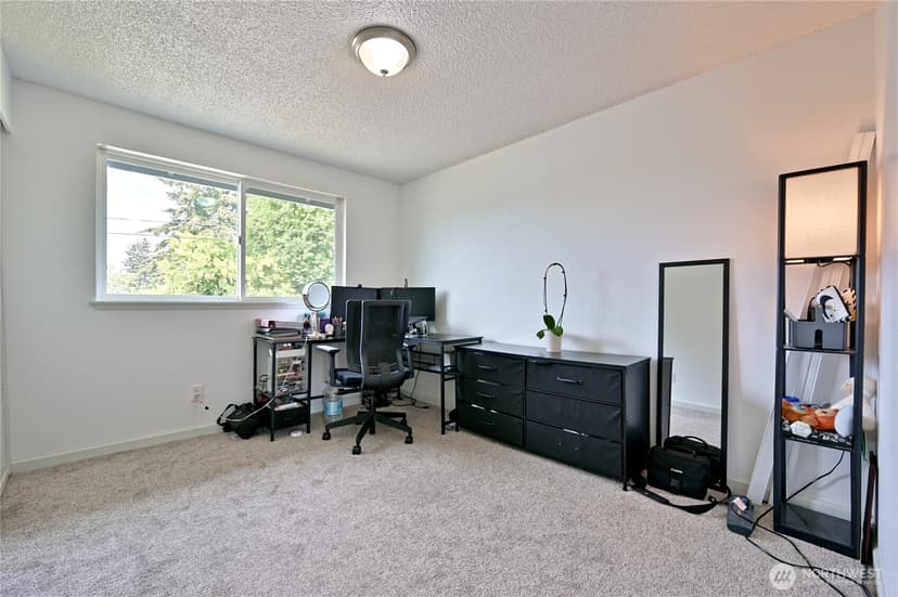 Property photo for 1012 E Laurel Street, Kent photo 21