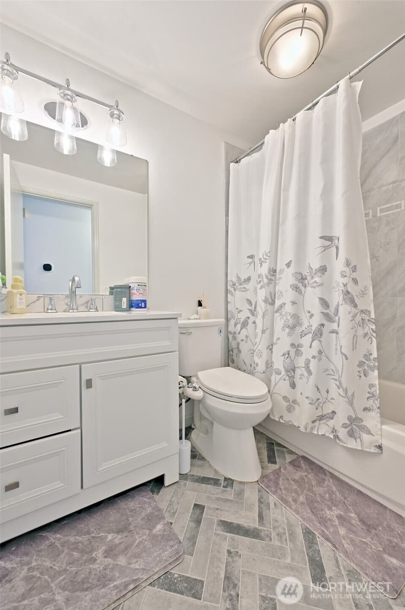 Property photo for 1012 E Laurel Street, Kent photo 24