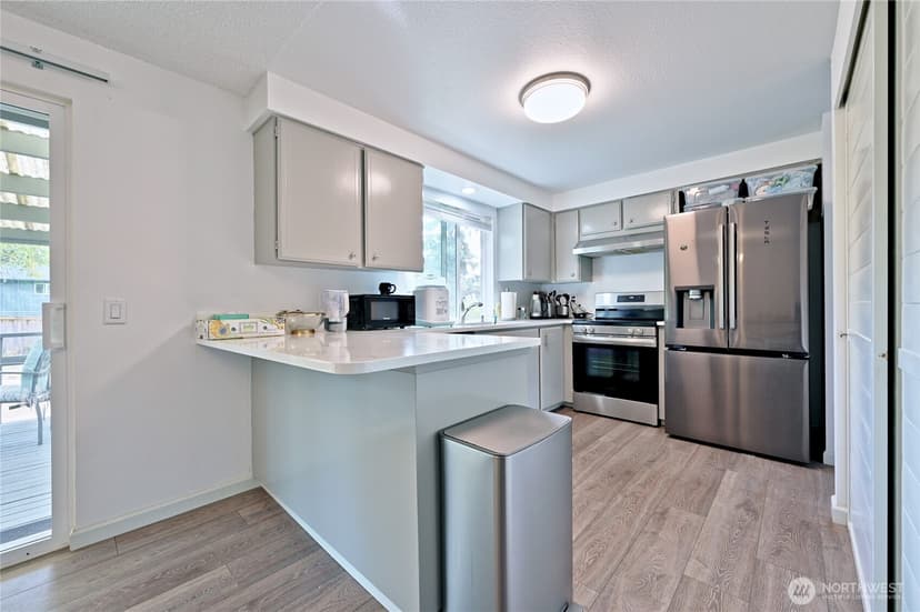 Property photo for 1012 E Laurel Street, Kent photo 6