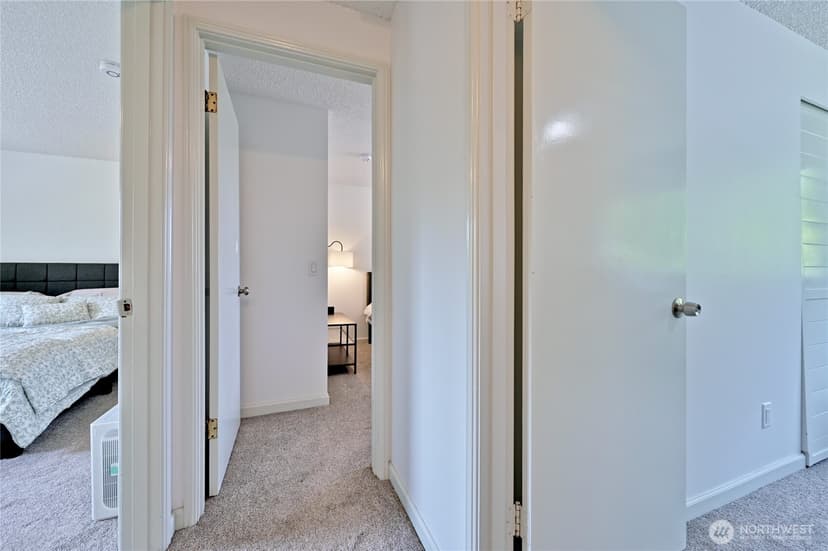 Property photo for 1012 E Laurel Street, Kent photo 31