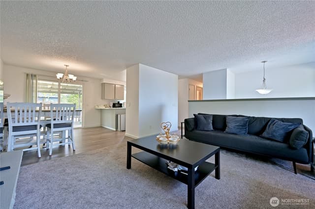 Property photo for 1012 E Laurel Street, Kent photo 5