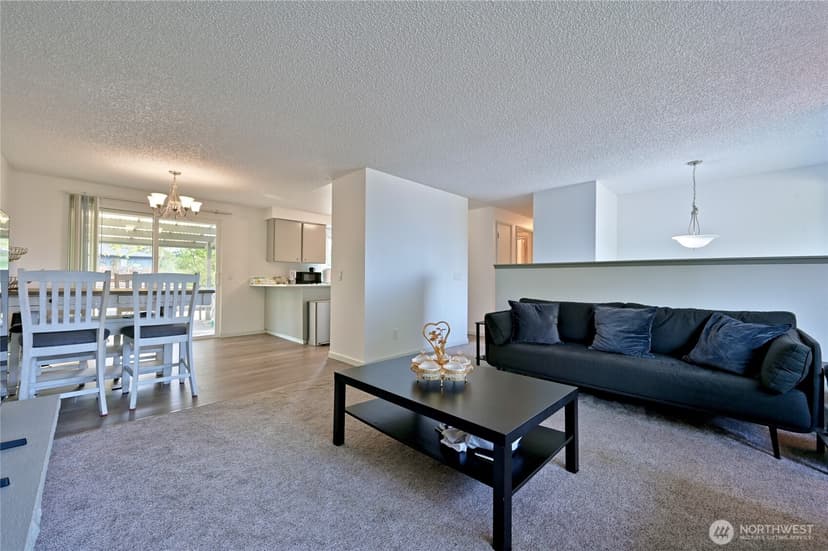 Property photo for 1012 E Laurel Street, Kent photo 5