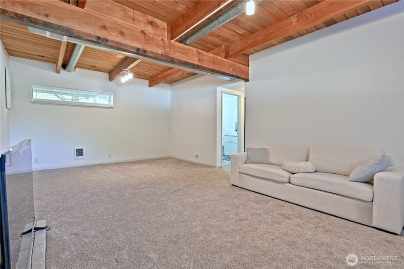 Property photo for 1012 E Laurel Street, Kent photo 27
