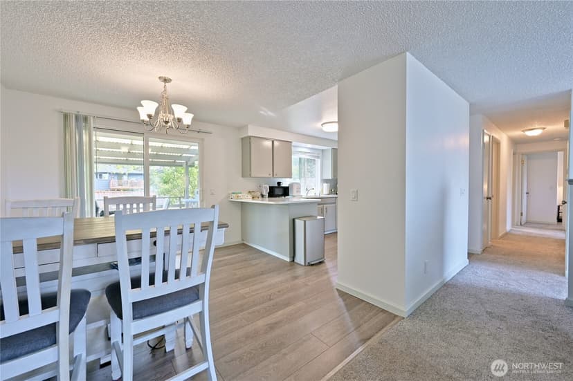 Property photo for 1012 E Laurel Street, Kent photo 12