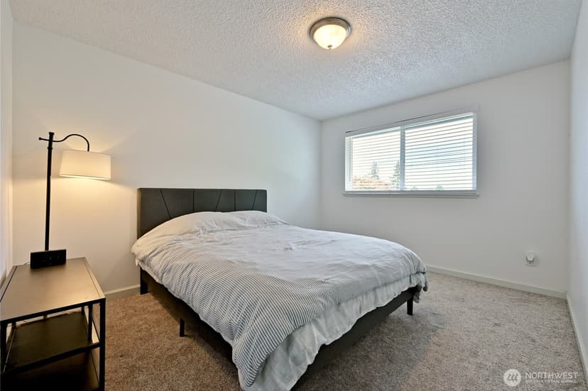 Property photo for 1012 E Laurel Street, Kent photo 17
