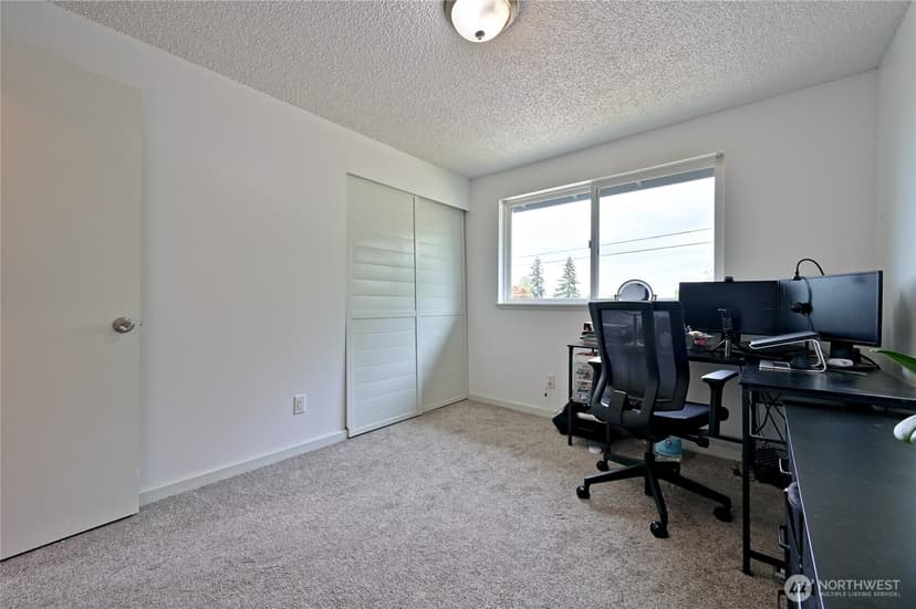Property photo for 1012 E Laurel Street, Kent photo 22