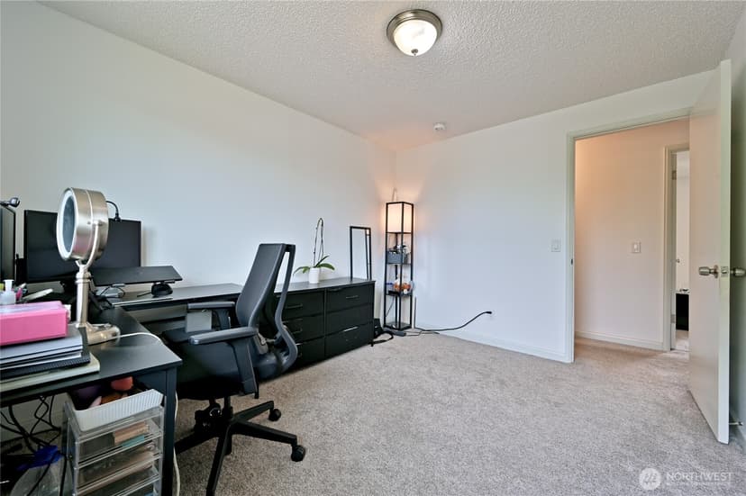 Property photo for 1012 E Laurel Street, Kent photo 23