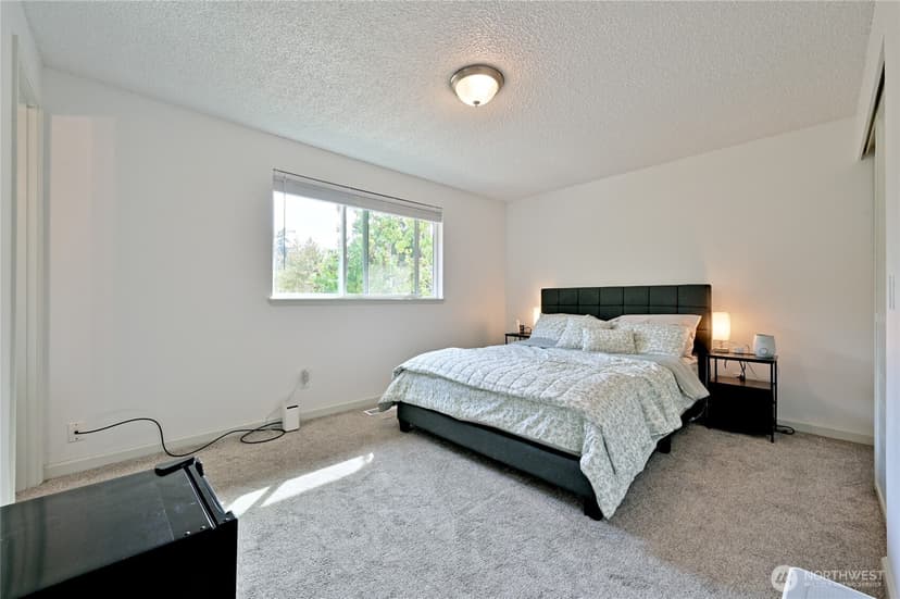 Property photo for 1012 E Laurel Street, Kent photo 14