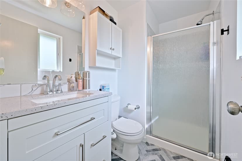 Property photo for 1012 E Laurel Street, Kent photo 20
