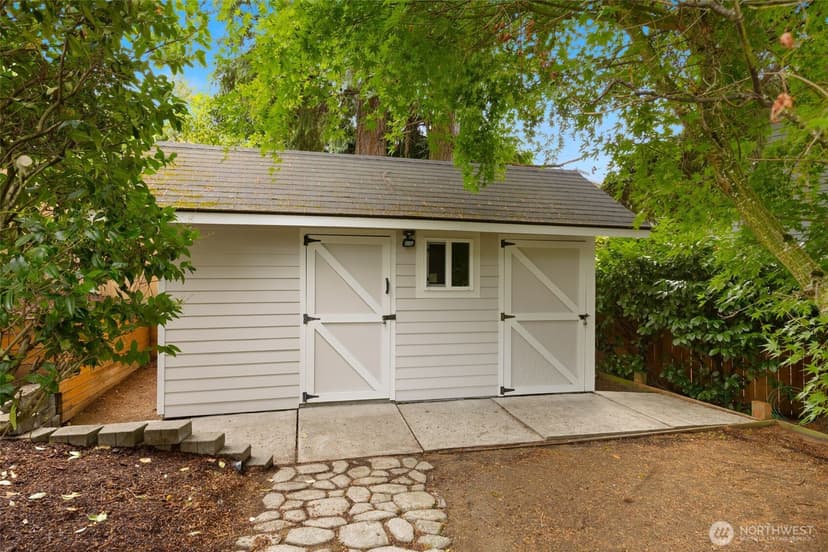 Property photo for 2605 Camas Avenue NE, Renton photo 38