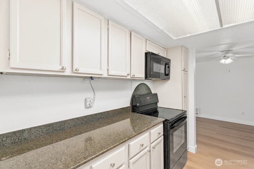 Property photo for 13235 12th Avenue SW #112, Burien photo 10