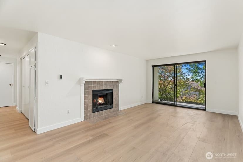 Property photo for 13235 12th Avenue SW #112, Burien photo 6