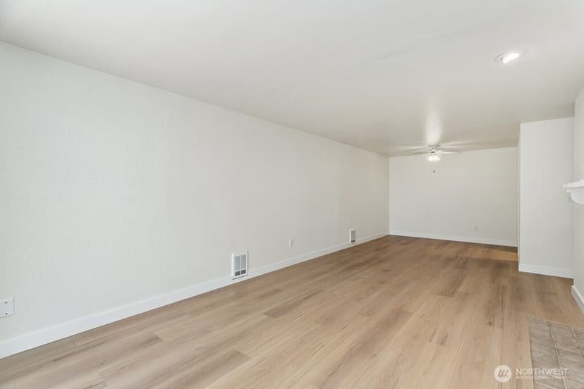 Property photo for 13235 12th Avenue SW #112, Burien photo 8
