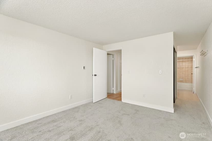 Property photo for 13235 12th Avenue SW #112, Burien photo 14