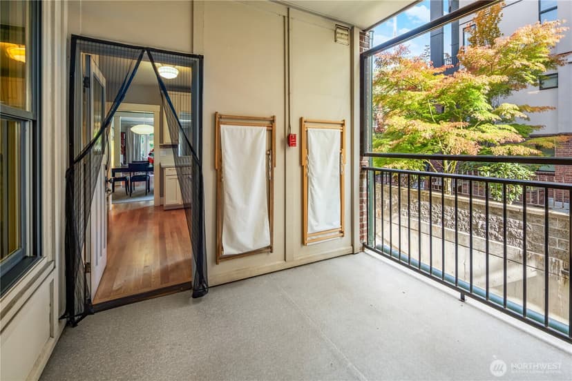 Property photo for 1216 1st Avenue W #103, Seattle photo 17