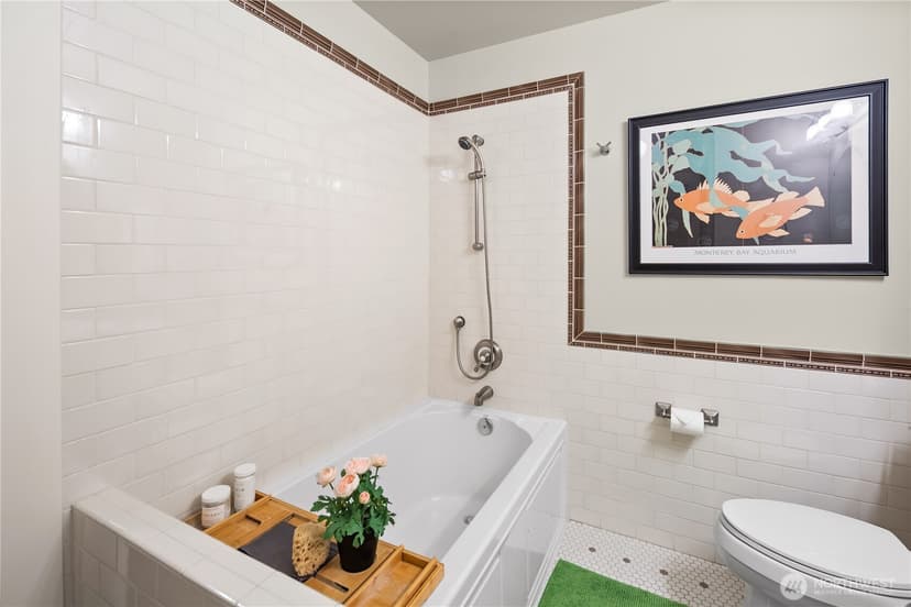 Property photo for 1216 1st Avenue W #103, Seattle photo 16