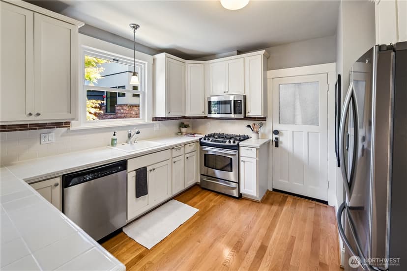 Property photo for 1216 1st Avenue W #103, Seattle photo 8