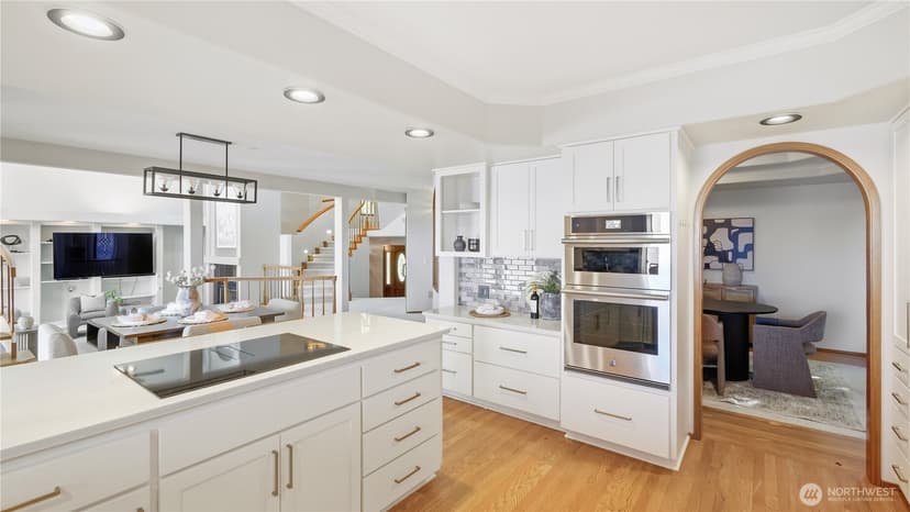 Property photo for 11812 Marine View Drive, Edmonds photo 15