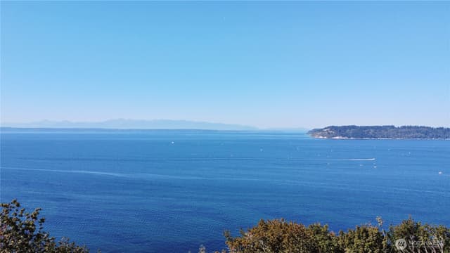 Property photo for 11812 Marine View Drive, Edmonds photo 2