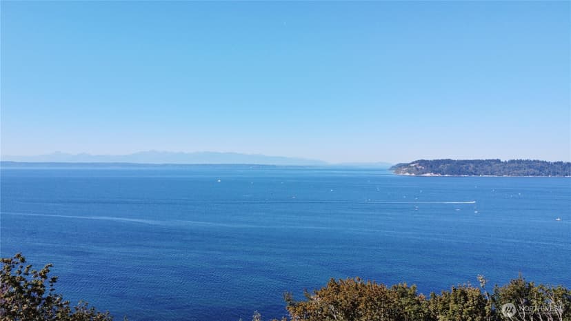 Property photo for 11812 Marine View Drive, Edmonds photo 2