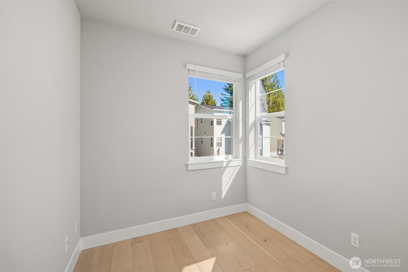Property photo for 10 160th Place SE, Bothell photo 18