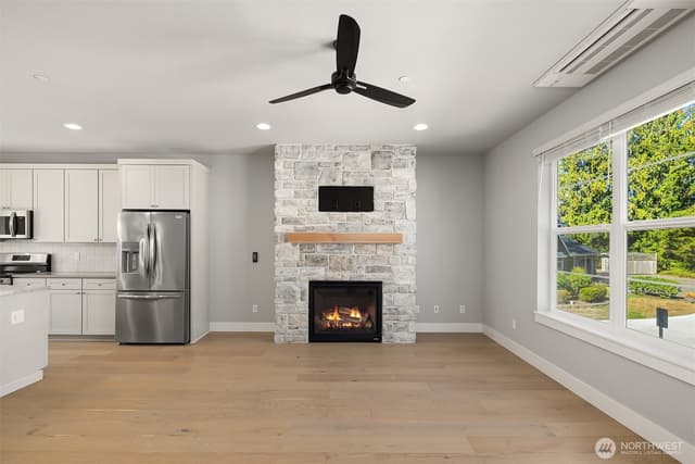 Property photo for 10 160th Place SE, Bothell photo 5