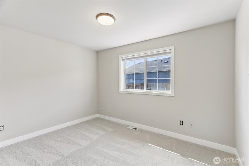 Property photo for 17611 29th Avenue NE, Marysville photo 14