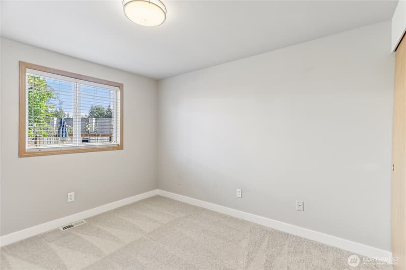 Property photo for 17611 29th Avenue NE, Marysville photo 10