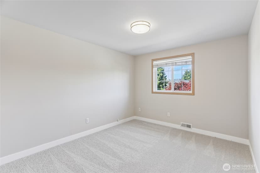 Property photo for 17611 29th Avenue NE, Marysville photo 12